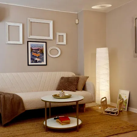 Hidden Courtyard Gem - House In Center Apartament Sofia