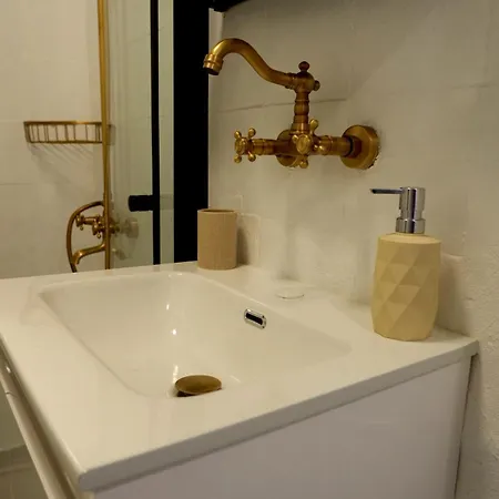 Apartament Hidden Courtyard Gem - House In Center Sofia