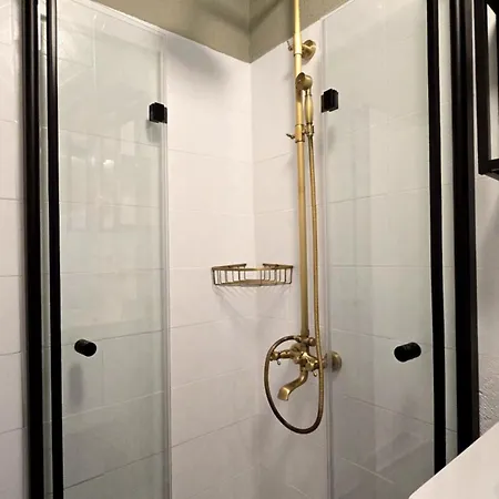 Apartament Hidden Courtyard Gem - House In Center