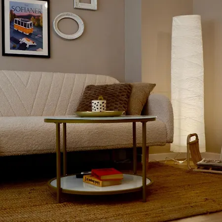 Hidden Courtyard Gem - House In Center