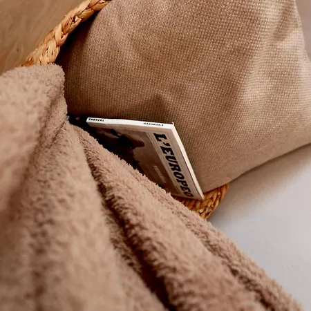 Hidden Courtyard Gem - House In Center Lägenhet