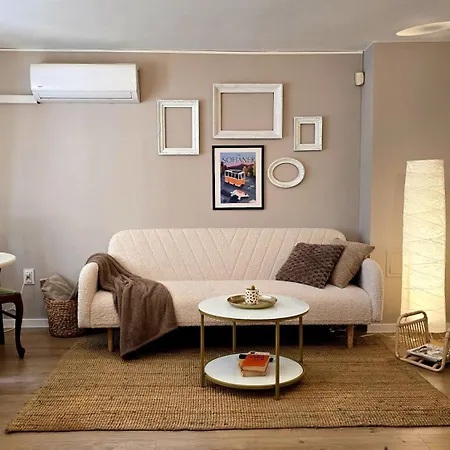 Hidden Courtyard Gem - House In Center Sofia